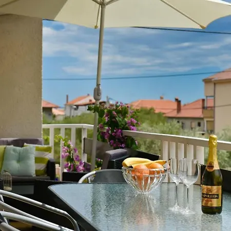 Sunny Side Apartman *