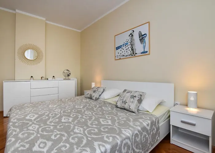 Sunny Side Apartment *